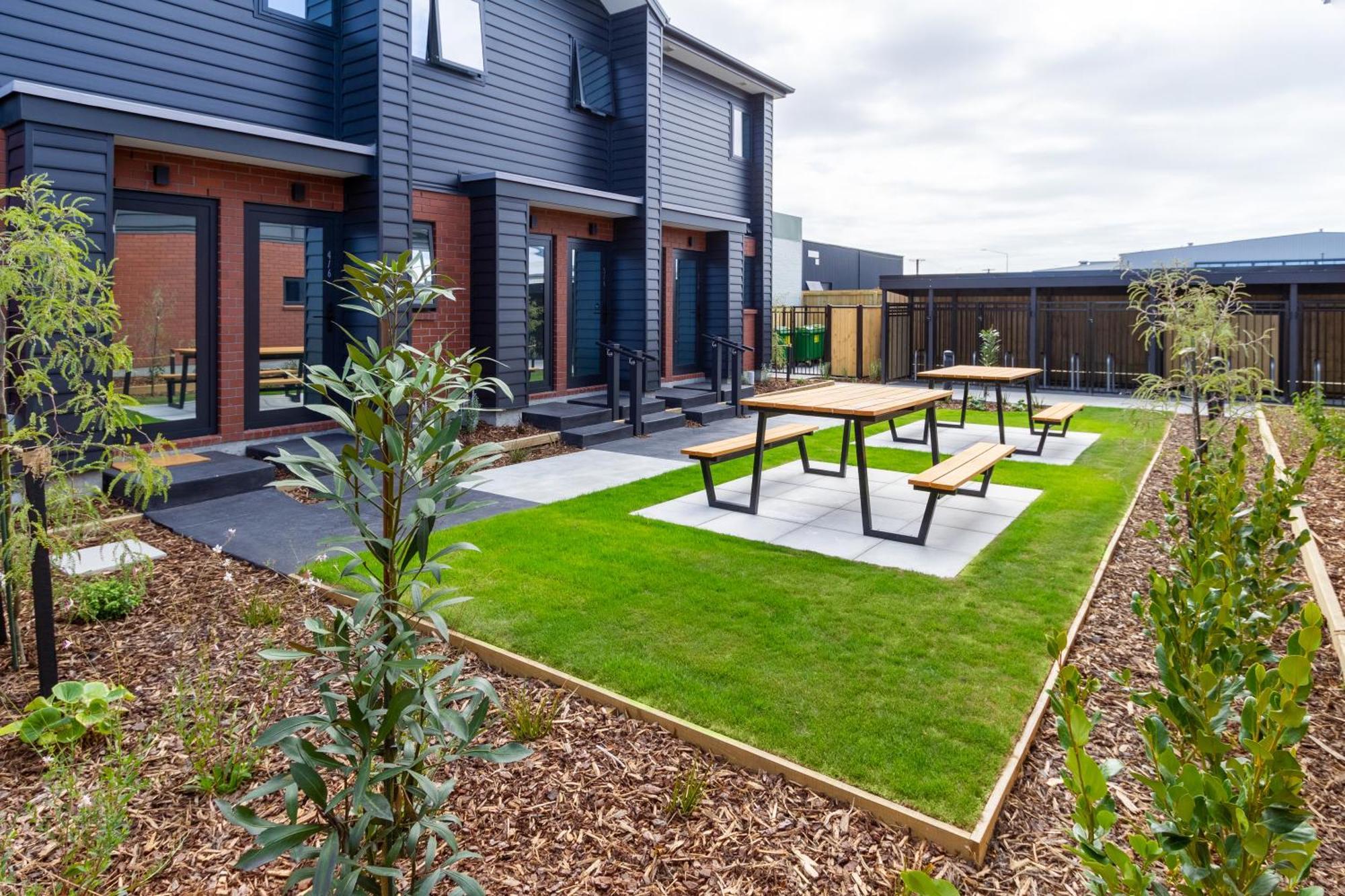 Downtown Comfort: Modern Studio With Backyard Christchurch Buitenkant foto